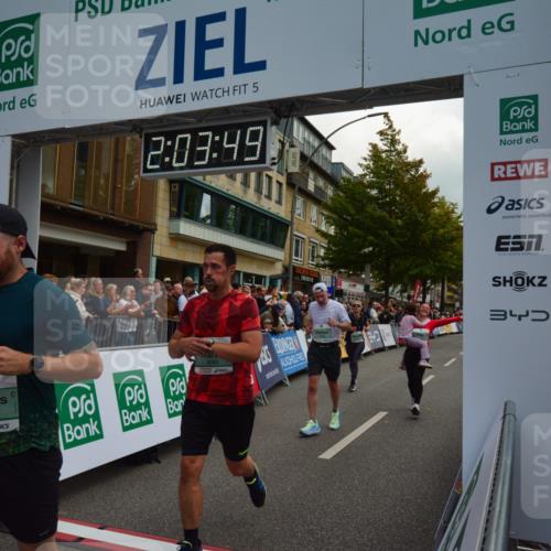 20.09.2026 - PSD Bank Halbmarathon LAZAROV Photography http://msf.ph/oto/10553835 20.09.2026 12:03:48 Ziel 1299, 1405, 1978, 2049, 2195, 2461, 3363, 3795, 3879, 3931, 4040, 4135 meine-sportfotos.de