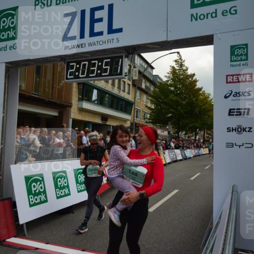 20.09.2026 - PSD Bank Halbmarathon LAZAROV Photography http://msf.ph/oto/10553848 20.09.2026 12:03:51 Ziel 1299, 1405, 1874, 2049, 2195, 2250, 2362, 2461, 2648, 2660, 3363, 3795, 3879, 4040, 4135, 4675 meine-sportfotos.de