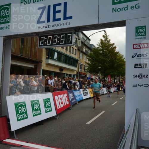 20.09.2026 - PSD Bank Halbmarathon LAZAROV Photography http://msf.ph/oto/10553866 20.09.2026 12:03:57 Ziel 1299, 1840, 1874, 2195, 2250, 2362, 2648, 2660, 3363, 3795, 4675, 4784 meine-sportfotos.de
