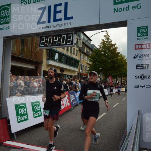 20.09.2026 - PSD Bank Halbmarathon LAZAROV Photography http://msf.ph/oto/10553882 20.09.2026 12:04:03 Ziel 1155, 1728, 1840, 1874, 2250, 2362, 2422, 2648, 2660, 2827, 3363, 3659, 3923, 4322, 4636, 4675, 4784 meine-sportfotos.de