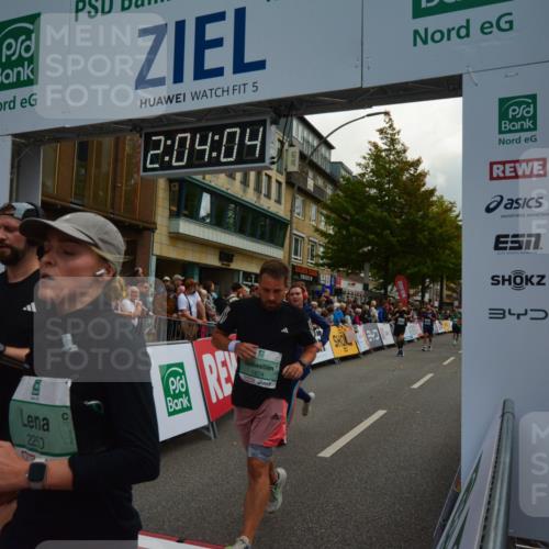 20.09.2026 - PSD Bank Halbmarathon LAZAROV Photography http://msf.ph/oto/10553885 20.09.2026 12:04:03 Ziel 1155, 1728, 1840, 1874, 2250, 2362, 2422, 2648, 2660, 2827, 3363, 3659, 3923, 4322, 4636, 4675, 4784 meine-sportfotos.de