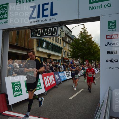 20.09.2026 - PSD Bank Halbmarathon LAZAROV Photography http://msf.ph/oto/10553896 20.09.2026 12:04:08 Ziel 1104, 1155, 1555, 1728, 1840, 1874, 2250, 2362, 2422, 2827, 2932, 3457, 3659, 3832, 3833, 3923, 4322, 4636, 4784 meine-sportfotos.de