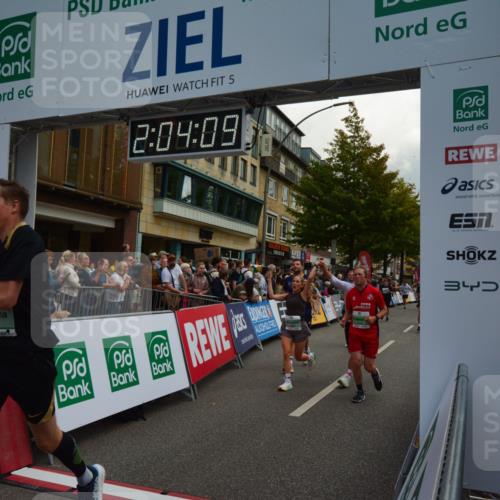 20.09.2026 - PSD Bank Halbmarathon LAZAROV Photography http://msf.ph/oto/10553898 20.09.2026 12:04:09 Ziel 1104, 1155, 1525, 1555, 1728, 1840, 1874, 2250, 2362, 2422, 2827, 2932, 3457, 3659, 3832, 3833, 3923, 3934, 4322, 4636, 4784 meine-sportfotos.de