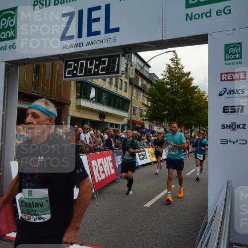 20.09.2026 - PSD Bank Halbmarathon LAZAROV Photography http://msf.ph/oto/10553946 20.09.2026 12:04:20 Ziel 1104, 1155, 1371, 1404, 1456, 1525, 1555, 1563, 1605, 1789, 2833, 2932, 3045, 3345, 3457, 3832, 3833, 3934, 4087 meine-sportfotos.de