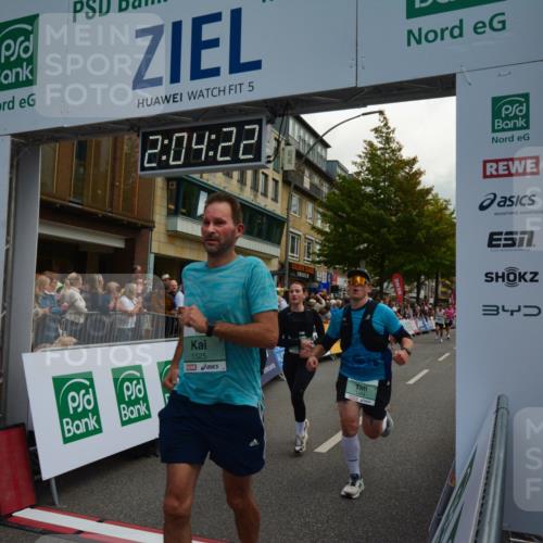 20.09.2026 - PSD Bank Halbmarathon LAZAROV Photography http://msf.ph/oto/10553951 20.09.2026 12:04:21 Ziel 1104, 1155, 1371, 1404, 1456, 1525, 1555, 1563, 1605, 1789, 2833, 2932, 3045, 3345, 3457, 3832, 3833, 3934, 4087 meine-sportfotos.de