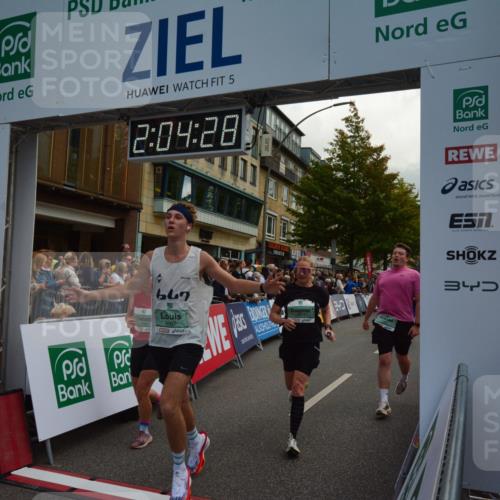 20.09.2026 - PSD Bank Halbmarathon LAZAROV Photography http://msf.ph/oto/10553958 20.09.2026 12:04:28 Ziel 1371, 1404, 1456, 1563, 1605, 1789, 1864, 2237, 2833, 3045, 3345, 3524, 4087, 4182, 4183, 4329 meine-sportfotos.de