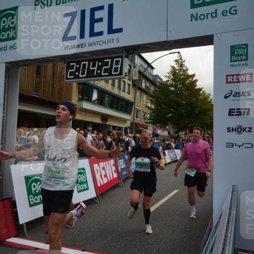 20.09.2026 - PSD Bank Halbmarathon LAZAROV Photography http://msf.ph/oto/10553959 20.09.2026 12:04:28 Ziel 1371, 1404, 1456, 1563, 1605, 1789, 1864, 2237, 2833, 3045, 3345, 3524, 4087, 4182, 4183, 4329 meine-sportfotos.de