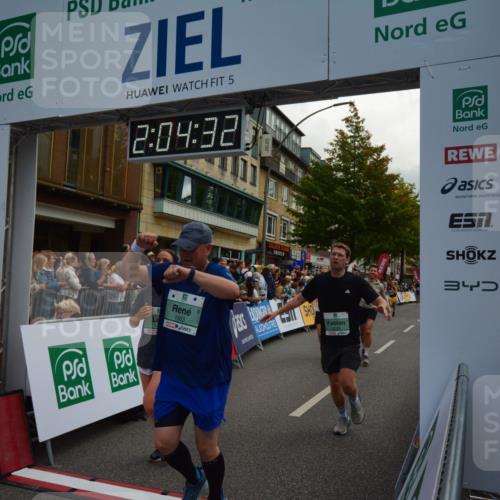 20.09.2026 - PSD Bank Halbmarathon LAZAROV Photography http://msf.ph/oto/10553966 20.09.2026 12:04:32 Ziel 1371, 1533, 1563, 1595, 1605, 1789, 1864, 2237, 2833, 3045, 3524, 4087, 4138, 4182, 4183, 4329, 4435 meine-sportfotos.de