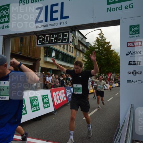 20.09.2026 - PSD Bank Halbmarathon LAZAROV Photography http://msf.ph/oto/10553969 20.09.2026 12:04:32 Ziel 1371, 1533, 1563, 1595, 1605, 1789, 1864, 2237, 2833, 3045, 3524, 4087, 4138, 4182, 4183, 4329, 4435 meine-sportfotos.de