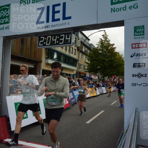 20.09.2026 - PSD Bank Halbmarathon LAZAROV Photography http://msf.ph/oto/10553973 20.09.2026 12:04:34 Ziel 1371, 1533, 1563, 1595, 1605, 1789, 1864, 2237, 2833, 3045, 3524, 4087, 4138, 4182, 4183, 4329, 4435 meine-sportfotos.de