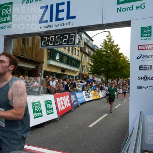 20.09.2026 - PSD Bank Halbmarathon LAZAROV Photography http://msf.ph/oto/10554086 20.09.2026 12:05:23 Ziel 1618, 1989, 1990, 2220, 2396, 2841, 3257, 3389, 3627, 3773, 3938, 4042, 4073, 4273, 4564, 4615 meine-sportfotos.de