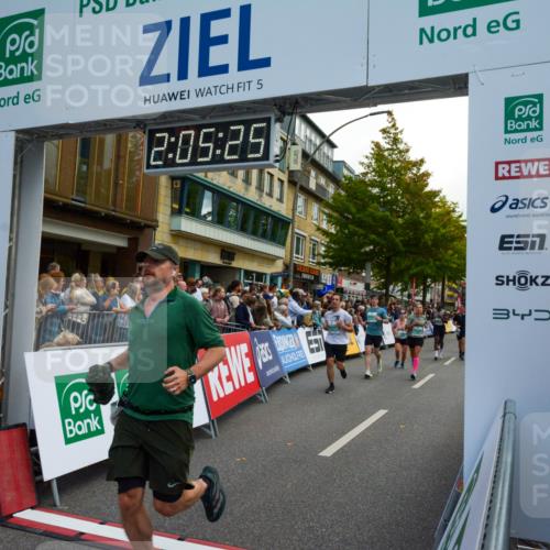 20.09.2026 - PSD Bank Halbmarathon LAZAROV Photography http://msf.ph/oto/10554091 20.09.2026 12:05:25 Ziel 1618, 1989, 1990, 2220, 2396, 2841, 3286, 3389, 3938, 4042, 4073, 4273, 4430, 4564 meine-sportfotos.de