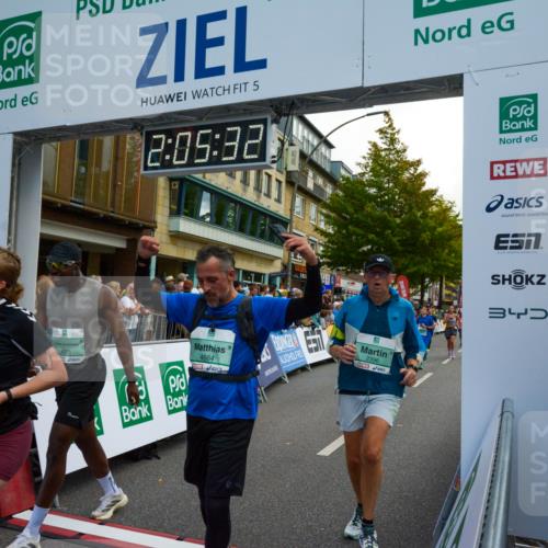 20.09.2026 - PSD Bank Halbmarathon LAZAROV Photography http://msf.ph/oto/10554114 20.09.2026 12:05:32 Ziel 1618, 1779, 1989, 1990, 2220, 2396, 2978, 3173, 3286, 3389, 3938, 4042, 4073, 4139, 4430, 4564 meine-sportfotos.de