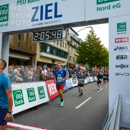 20.09.2026 - PSD Bank Halbmarathon LAZAROV Photography http://msf.ph/oto/10554152 20.09.2026 12:05:48 Ziel 1369, 1487, 1488, 1834, 2816, 2978, 3143, 3281, 3314, 3894, 3922, 4166, 4450, 4674 meine-sportfotos.de