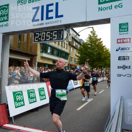 20.09.2026 - PSD Bank Halbmarathon LAZAROV Photography http://msf.ph/oto/10554161 20.09.2026 12:05:51 Ziel 1369, 1487, 1488, 1834, 2468, 2692, 2816, 2991, 3143, 3281, 3314, 3402, 3894, 3922, 4166, 4359, 4450, 4674 meine-sportfotos.de
