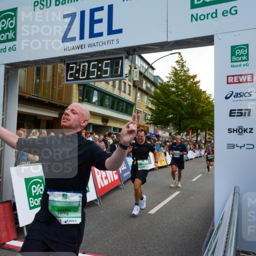 20.09.2026 - PSD Bank Halbmarathon LAZAROV Photography http://msf.ph/oto/10554163 20.09.2026 12:05:51 Ziel 1369, 1487, 1488, 1834, 2468, 2692, 2816, 2991, 3143, 3281, 3314, 3402, 3894, 3922, 4166, 4359, 4450, 4674 meine-sportfotos.de