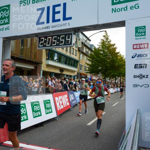 20.09.2026 - PSD Bank Halbmarathon LAZAROV Photography http://msf.ph/oto/10554169 20.09.2026 12:05:53 Ziel 1369, 1487, 1488, 1834, 2468, 2580, 2692, 2816, 2979, 2991, 3143, 3281, 3314, 3402, 3617, 3894, 3922, 4166, 4359, 4450, 4674 meine-sportfotos.de