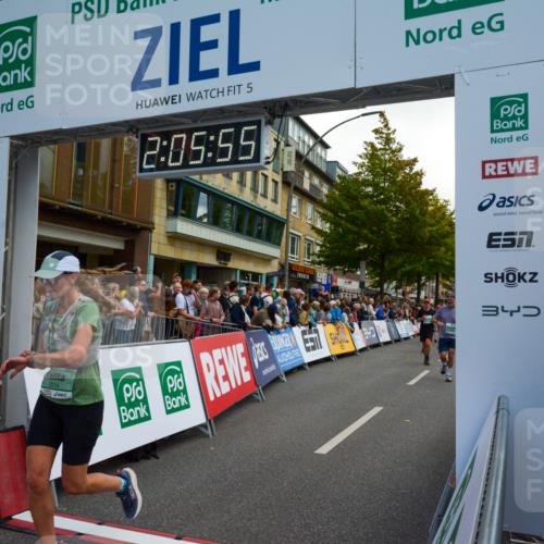 20.09.2026 - PSD Bank Halbmarathon LAZAROV Photography http://msf.ph/oto/10554175 20.09.2026 12:05:55 Ziel 1369, 1487, 1834, 2468, 2580, 2692, 2816, 2979, 2991, 3143, 3314, 3402, 3617, 3656, 3894, 3922, 4166, 4359, 4450, 4674 meine-sportfotos.de
