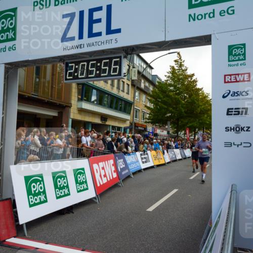 20.09.2026 - PSD Bank Halbmarathon LAZAROV Photography http://msf.ph/oto/10554178 20.09.2026 12:05:55 Ziel 1369, 1487, 1834, 2468, 2580, 2692, 2816, 2979, 2991, 3143, 3314, 3402, 3617, 3656, 3894, 3922, 4166, 4359, 4450, 4674 meine-sportfotos.de