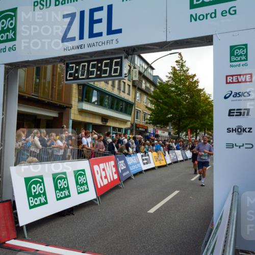 20.09.2026 - PSD Bank Halbmarathon LAZAROV Photography http://msf.ph/oto/10554179 20.09.2026 12:05:55 Ziel 1369, 1487, 1834, 2468, 2580, 2692, 2816, 2979, 2991, 3143, 3314, 3402, 3617, 3656, 3894, 3922, 4166, 4359, 4450, 4674 meine-sportfotos.de