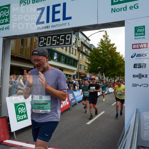 20.09.2026 - PSD Bank Halbmarathon LAZAROV Photography http://msf.ph/oto/10554184 20.09.2026 12:05:58 Ziel 1487, 1834, 2468, 2580, 2692, 2816, 2979, 2991, 3143, 3314, 3402, 3617, 3656, 3894, 4166, 4359 meine-sportfotos.de