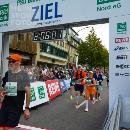 20.09.2026 - PSD Bank Halbmarathon LAZAROV Photography http://msf.ph/oto/10554193 20.09.2026 12:06:00 Ziel 1300, 1487, 1834, 1916, 2468, 2580, 2692, 2816, 2852, 2979, 2991, 3143, 3314, 3402, 3617, 3656, 4166, 4359, 4629 meine-sportfotos.de