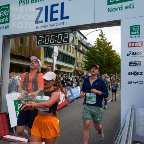 20.09.2026 - PSD Bank Halbmarathon LAZAROV Photography http://msf.ph/oto/10554198 20.09.2026 12:06:01 Ziel 1300, 1487, 1834, 1916, 2468, 2580, 2692, 2816, 2852, 2979, 2991, 3314, 3402, 3617, 3656, 4166, 4359, 4629 meine-sportfotos.de