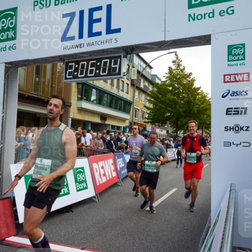 20.09.2026 - PSD Bank Halbmarathon LAZAROV Photography http://msf.ph/oto/10554204 20.09.2026 12:06:03 Ziel 1252, 1300, 1487, 1834, 1916, 2468, 2580, 2692, 2816, 2852, 2979, 2991, 3402, 3617, 3656, 4166, 4359, 4629 meine-sportfotos.de