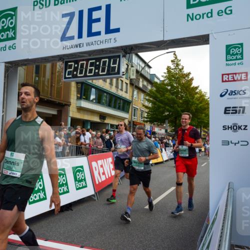 20.09.2026 - PSD Bank Halbmarathon LAZAROV Photography http://msf.ph/oto/10554205 20.09.2026 12:06:03 Ziel 1252, 1300, 1487, 1834, 1916, 2468, 2580, 2692, 2816, 2852, 2979, 2991, 3402, 3617, 3656, 4166, 4359, 4629 meine-sportfotos.de