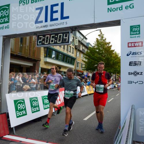 20.09.2026 - PSD Bank Halbmarathon LAZAROV Photography http://msf.ph/oto/10554207 20.09.2026 12:06:04 Ziel 1252, 1300, 1487, 1834, 1916, 2468, 2580, 2692, 2816, 2852, 2979, 2991, 3402, 3617, 3656, 4166, 4359, 4629, 4786 meine-sportfotos.de