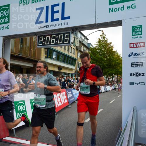 20.09.2026 - PSD Bank Halbmarathon LAZAROV Photography http://msf.ph/oto/10554210 20.09.2026 12:06:04 Ziel 1252, 1300, 1487, 1834, 1916, 2468, 2580, 2692, 2816, 2852, 2979, 2991, 3402, 3617, 3656, 4166, 4359, 4629, 4786 meine-sportfotos.de