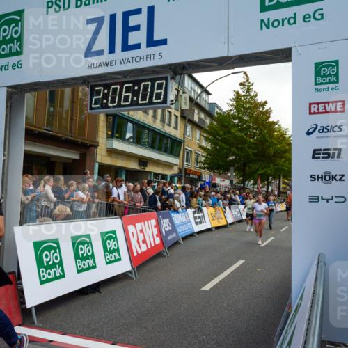 20.09.2026 - PSD Bank Halbmarathon LAZAROV Photography http://msf.ph/oto/10554217 20.09.2026 12:06:08 Ziel 1252, 1300, 1916, 1940, 2468, 2580, 2692, 2852, 2979, 3402, 3617, 3656, 4629, 4786 meine-sportfotos.de