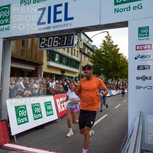 20.09.2026 - PSD Bank Halbmarathon LAZAROV Photography http://msf.ph/oto/10554222 20.09.2026 12:06:10 Ziel 1252, 1300, 1916, 1940, 2580, 2852, 2979, 3617, 3656, 4629, 4786 meine-sportfotos.de