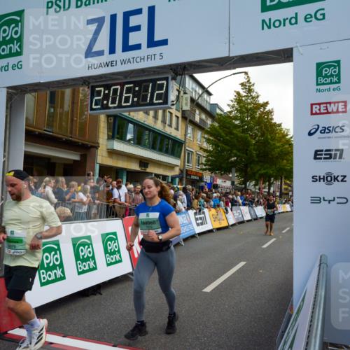 20.09.2026 - PSD Bank Halbmarathon LAZAROV Photography http://msf.ph/oto/10554230 20.09.2026 12:06:12 Ziel 1252, 1300, 1916, 1940, 2852, 3656, 4629, 4786 meine-sportfotos.de