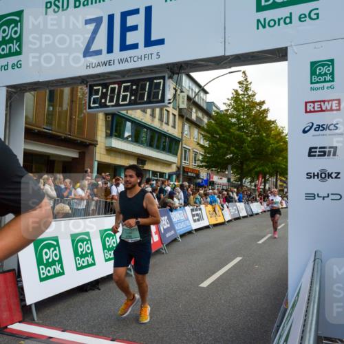 20.09.2026 - PSD Bank Halbmarathon LAZAROV Photography http://msf.ph/oto/10554240 20.09.2026 12:06:16 Ziel 1252, 1300, 1916, 1940, 2852, 4629, 4647, 4786 meine-sportfotos.de
