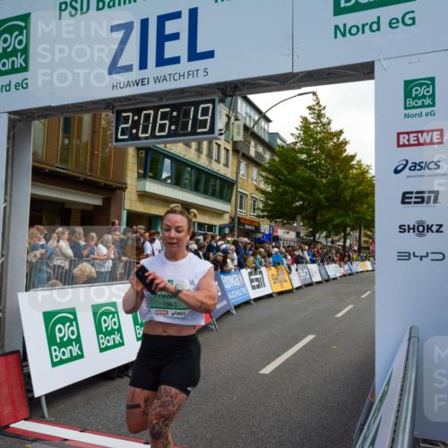 20.09.2026 - PSD Bank Halbmarathon LAZAROV Photography http://msf.ph/oto/10554244 20.09.2026 12:06:19 Ziel 1252, 1940, 4647, 4717, 4786 meine-sportfotos.de
