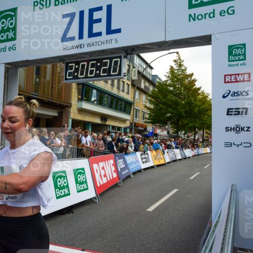 20.09.2026 - PSD Bank Halbmarathon LAZAROV Photography http://msf.ph/oto/10554246 20.09.2026 12:06:19 Ziel 1252, 1940, 4647, 4717, 4786 meine-sportfotos.de