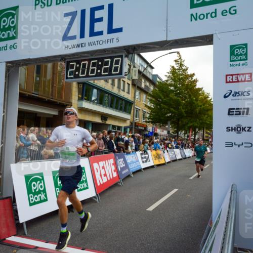 20.09.2026 - PSD Bank Halbmarathon LAZAROV Photography http://msf.ph/oto/10554250 20.09.2026 12:06:27 Ziel 2024, 2684, 4647, 4676, 4717 meine-sportfotos.de