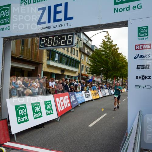 20.09.2026 - PSD Bank Halbmarathon LAZAROV Photography http://msf.ph/oto/10554253 20.09.2026 12:06:27 Ziel 2024, 2684, 4647, 4676, 4717 meine-sportfotos.de
