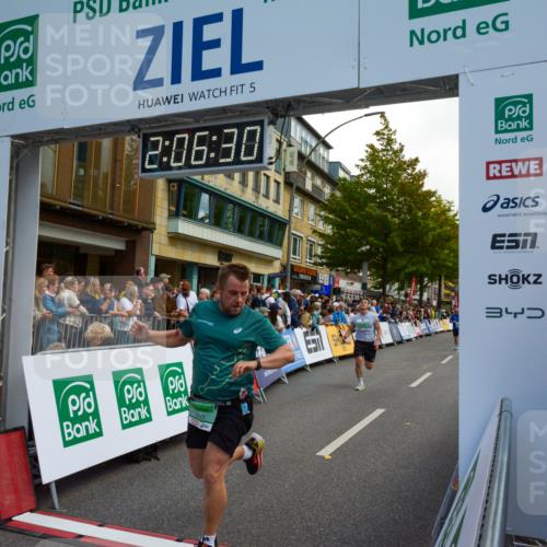 20.09.2026 - PSD Bank Halbmarathon LAZAROV Photography http://msf.ph/oto/10554257 20.09.2026 12:06:29 Ziel 2024, 2684, 2715, 4266, 4647, 4676, 4717 meine-sportfotos.de