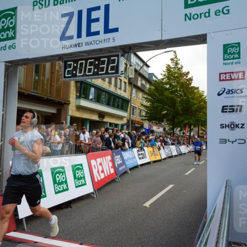 20.09.2026 - PSD Bank Halbmarathon LAZAROV Photography http://msf.ph/oto/10554265 20.09.2026 12:06:32 Ziel 1695, 2024, 2684, 2715, 2874, 3450, 4266, 4379, 4647, 4676, 4695, 4717 meine-sportfotos.de