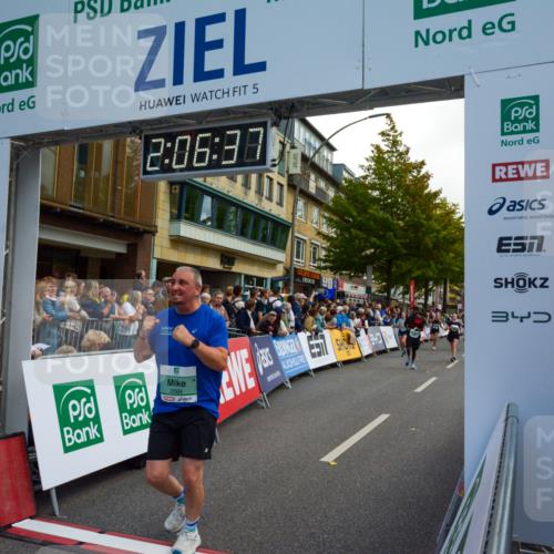 20.09.2026 - PSD Bank Halbmarathon LAZAROV Photography http://msf.ph/oto/10554278 20.09.2026 12:06:36 Ziel 1390, 1695, 2024, 2684, 2715, 2874, 3450, 4266, 4379, 4676, 4695, 4717, 4748 meine-sportfotos.de