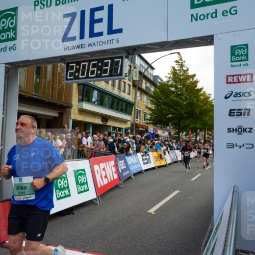 20.09.2026 - PSD Bank Halbmarathon LAZAROV Photography http://msf.ph/oto/10554280 20.09.2026 12:06:36 Ziel 1390, 1695, 2024, 2684, 2715, 2874, 3450, 4266, 4379, 4676, 4695, 4717, 4748 meine-sportfotos.de