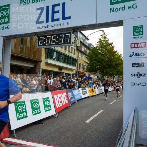 20.09.2026 - PSD Bank Halbmarathon LAZAROV Photography http://msf.ph/oto/10554281 20.09.2026 12:06:37 Ziel 1390, 1695, 2024, 2684, 2715, 2874, 3450, 4266, 4379, 4676, 4695, 4748, 4775 meine-sportfotos.de