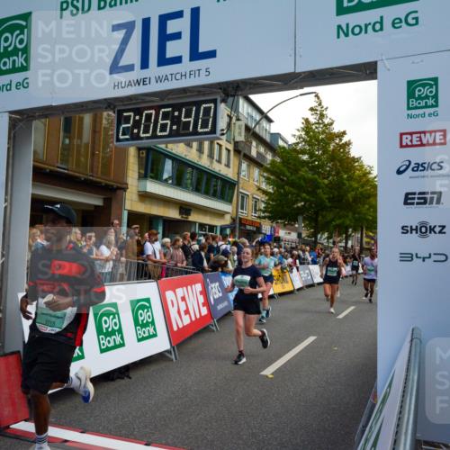 20.09.2026 - PSD Bank Halbmarathon LAZAROV Photography http://msf.ph/oto/10554286 20.09.2026 12:06:40 Ziel 1390, 1695, 2684, 2715, 2874, 3450, 4004, 4266, 4379, 4676, 4695, 4748, 4775 meine-sportfotos.de