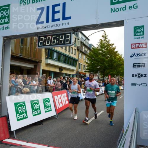 20.09.2026 - PSD Bank Halbmarathon LAZAROV Photography http://msf.ph/oto/10554304 20.09.2026 12:06:43 Ziel 1177, 1390, 1695, 2715, 2874, 3450, 4004, 4266, 4379, 4695, 4748, 4775 meine-sportfotos.de