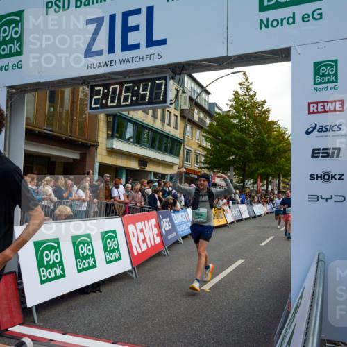 20.09.2026 - PSD Bank Halbmarathon LAZAROV Photography http://msf.ph/oto/10554315 20.09.2026 12:06:46 Ziel 1177, 1390, 1695, 2715, 2874, 3450, 4004, 4266, 4379, 4691, 4695, 4748, 4775 meine-sportfotos.de