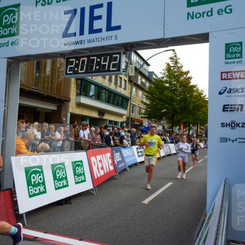 20.09.2026 - PSD Bank Halbmarathon LAZAROV Photography http://msf.ph/oto/10554471 20.09.2026 12:07:41 Ziel 1522, 1600, 1622, 1705, 1968, 2652, 2796, 3378, 4424 meine-sportfotos.de