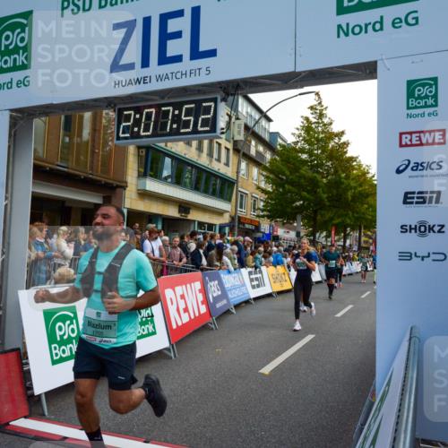 20.09.2026 - PSD Bank Halbmarathon LAZAROV Photography http://msf.ph/oto/10554498 20.09.2026 12:07:51 Ziel 1238, 1600, 1705, 1968, 2173, 2499, 3219, 3378, 3486, 3487, 4502, 4776 meine-sportfotos.de