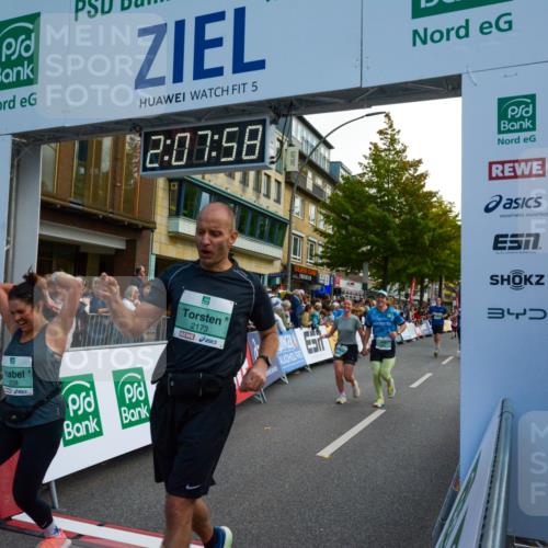20.09.2026 - PSD Bank Halbmarathon LAZAROV Photography http://msf.ph/oto/10554520 20.09.2026 12:07:57 Ziel 1228, 1238, 1600, 1705, 2173, 2499, 3219, 3486, 3487, 4502, 4776 meine-sportfotos.de